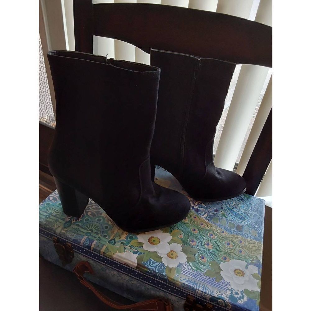 Super Cute JustFab Black Vegan Leather & Suede Ankle Boots Sz 9